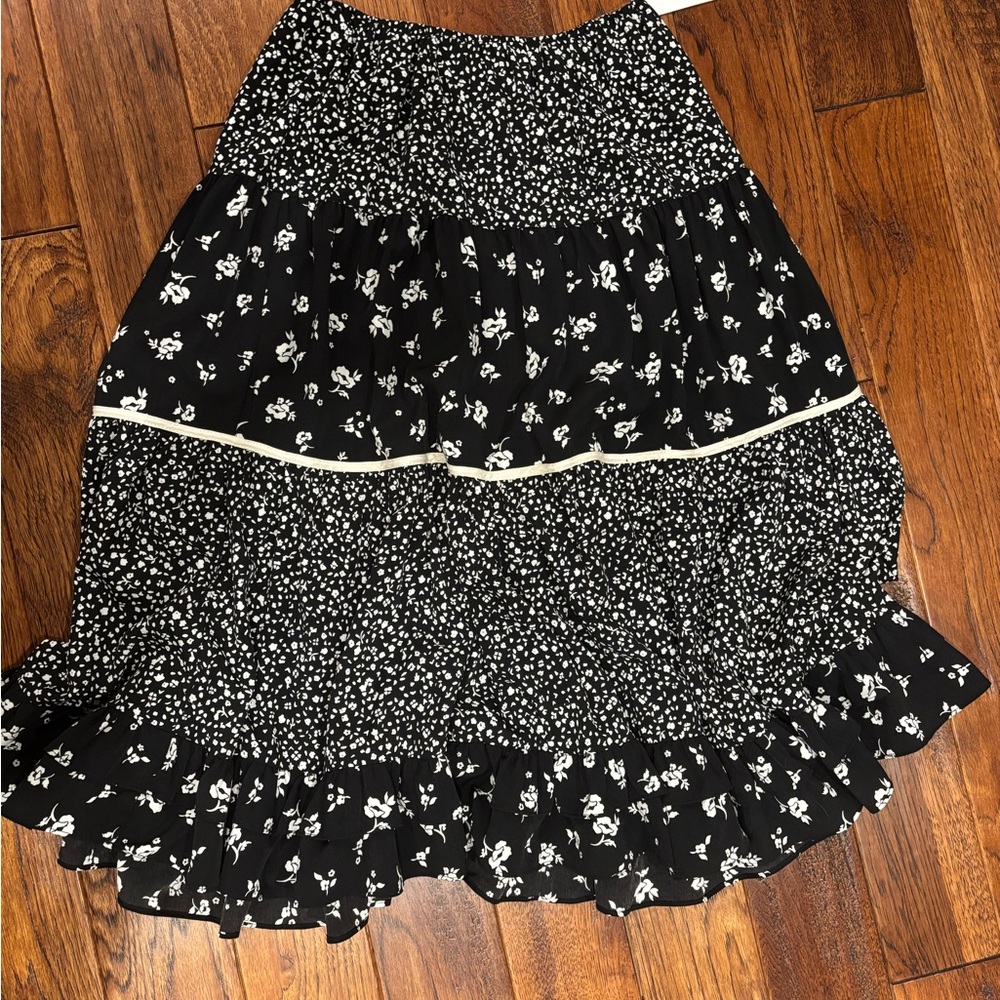 Sweet Baby Jamie - RTR. Black and White Floral A-Line Skirt
